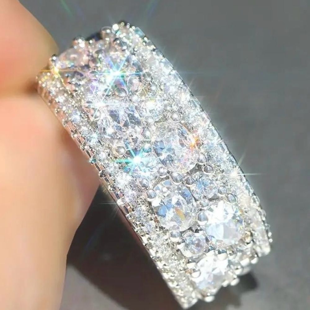 🔷 NEW Unique Crystal Band Dazzling Silver Crystal Women's Ring 🔷